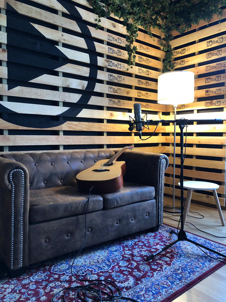 SERJUCO's tweet photo. La Sala de Ensayo,,,
🟢🟡🟢✔
#colindres #cantabria #juventud #cultura #musica #workworkwork #youth #youthwork #casadelajuventud  #music https://t.co/nFe2RxSwJb