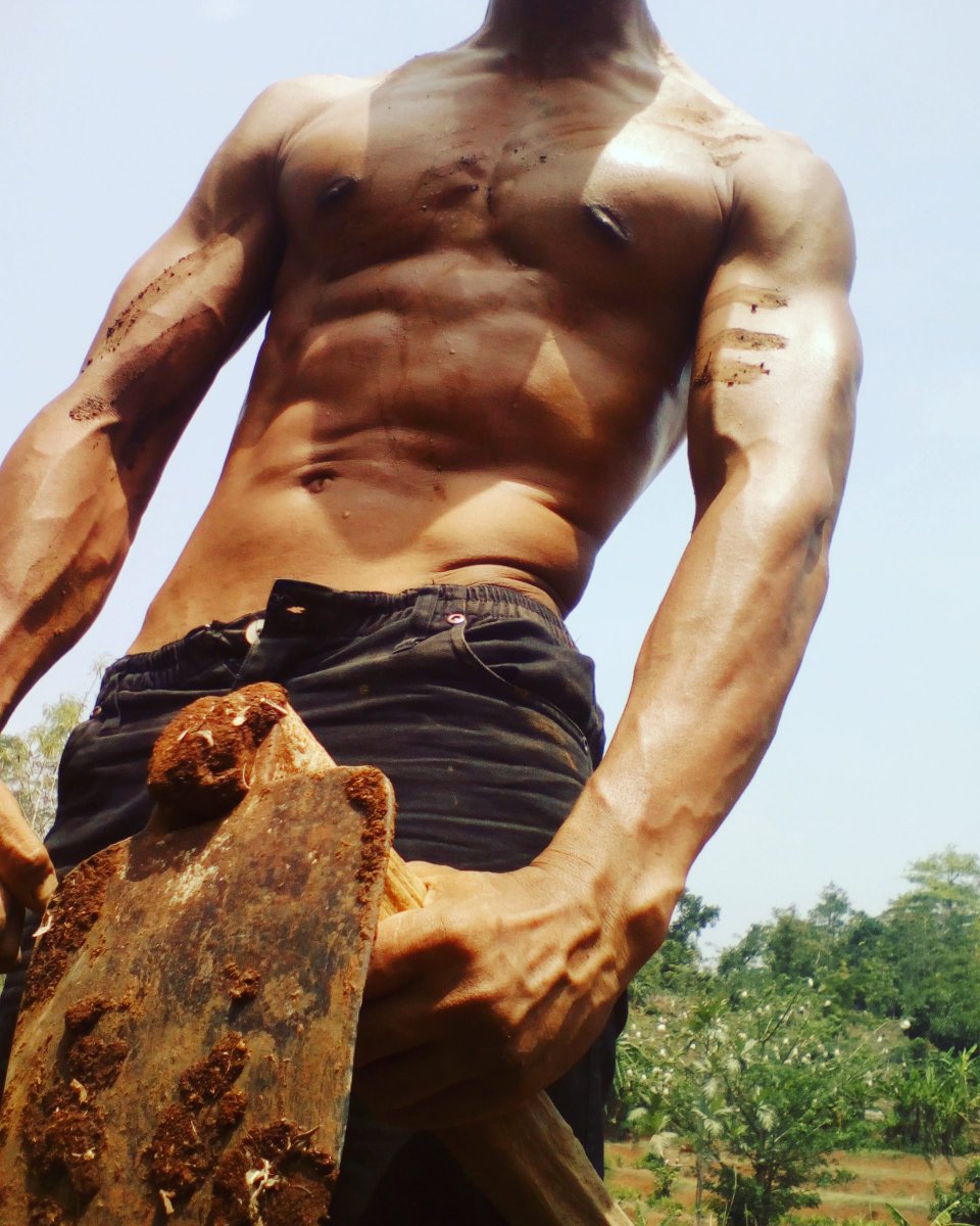LeonAzkalic's tweet photo. @LeonAzkalic 
The Hot farmer
### https://t.co/4csEH0RSSe