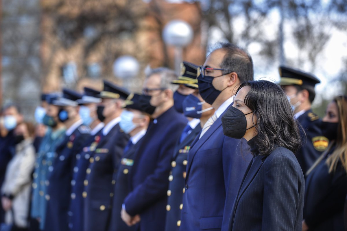 DGobiernoMadrid's tweet photo. .@MercedesDS21 ha asistido hoy al homenaje de #Leganés a las víctimas del #11M y al GEO Francisco Javier Torronteras, fallecido en acto servicio en 2004. Un acto de recuerdo junto al alcalde @SantiagLlorente, FFCCSE, Corporación municipal, representantes políticos y ciudadanos. https://t.co/p4IvJzd9Oj