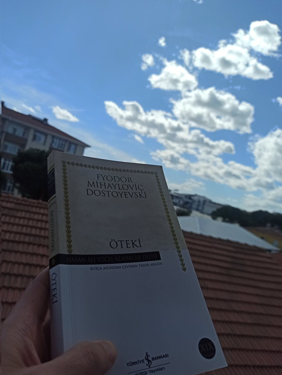 cioRan21's tweet photo. "Maskeyi sadece maskeli balolarda takarım, insanlar arasında dolaşırken değil."
#dostoyevski
#oteki
#MaviAyrac
#benimokumam https://t.co/pWA5bKW2s9