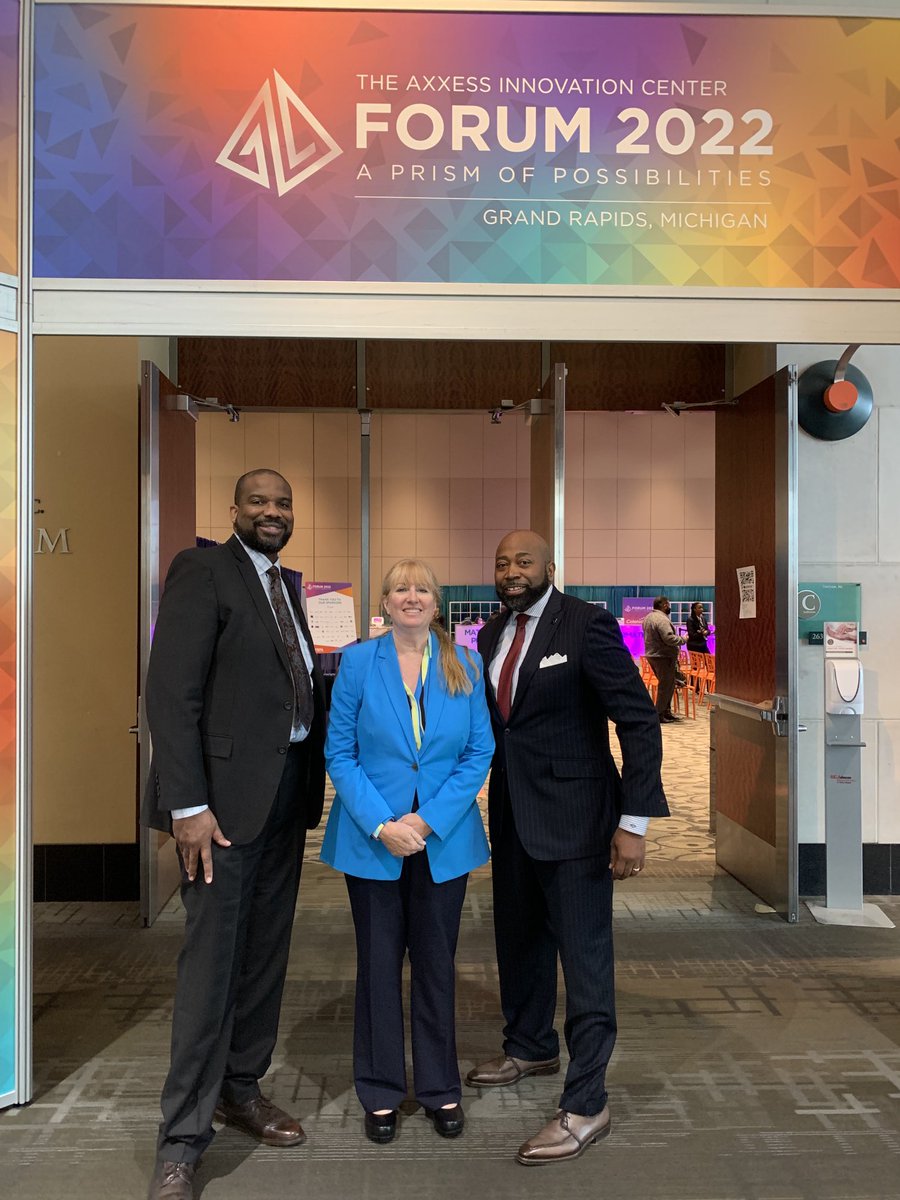MikeBryant_MPA's tweet photo. It was great to be back in person at NFBPA FORUM 2022! GFOA &amp; NFBPA are two associations that I am proud to be a part of and assist with establishing a formal partnership. I enjoyed sharing this year’s experience with GFOA’s President Elect &amp; Director of Education ⁦@GFOA⁩ https://t.co/gHesAjWalA