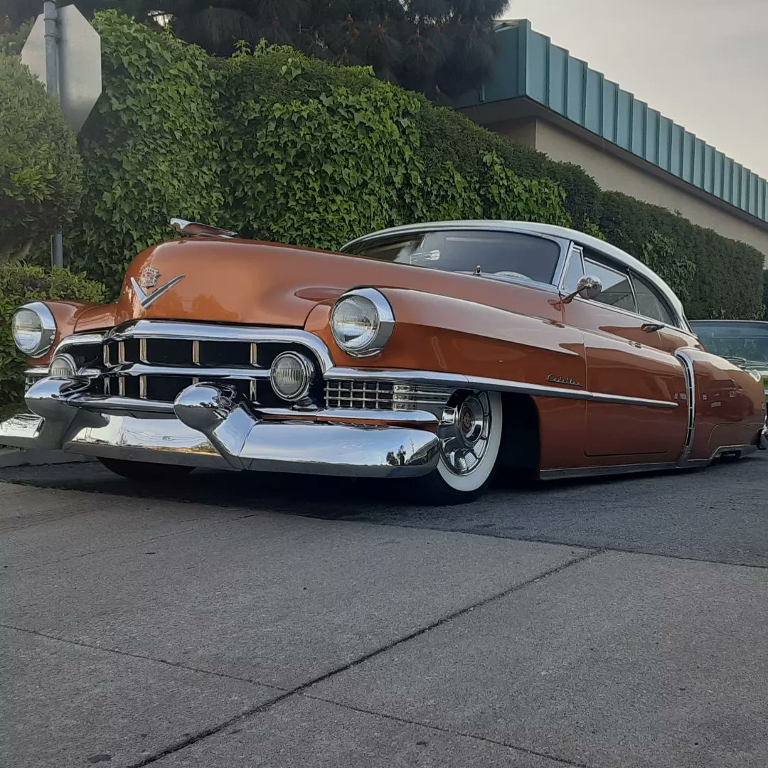 Henryloco559's tweet photo. We to the Deadends poster/car show event in Salinas California yesterday. It was a great event. Nice rides, great art and a great vibe. #locoatfua #henryloco #fresnoundergroundart #screenprintart #deadendmagazine #salinascalifornia #purocalifas #lownslow #californiacultura https://t.co/B6V0hjCIH0
