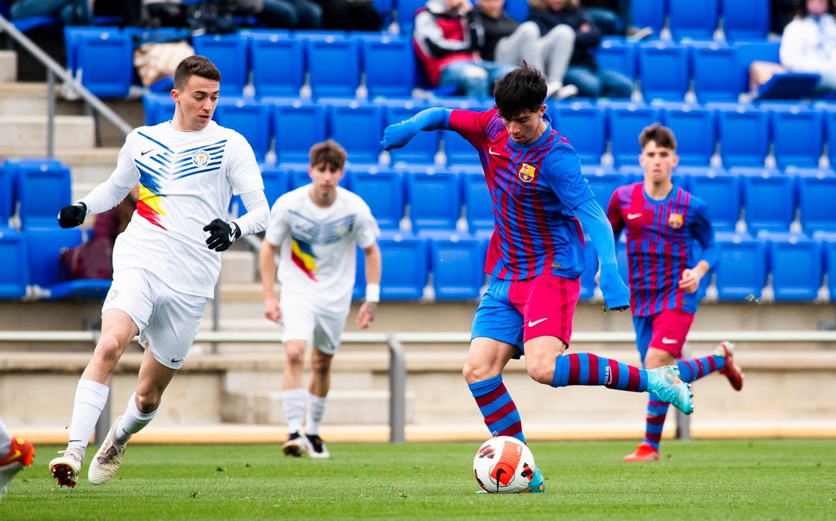 FCBmasia's tweet photo. ⌚️ FINAL

➖ Juvenil B 🆚 Gimnàstic Manresa ‘A’ (0-1)

⚽️ Ian Martínez

📝 El conjunt d’Iban Cuadrado cau per la mínima, trencant una ratxa de cinc jornades sense perdre, però es manté líder

🗓 J27 Lliga Nacional

#FCBMasia 💙❤️ https://t.co/zFqEVRIl1z