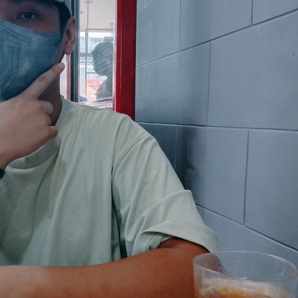 rnlrn_'s tweet photo. love u, kort! happy anniv. https://t.co/5K4sQRzPqJ