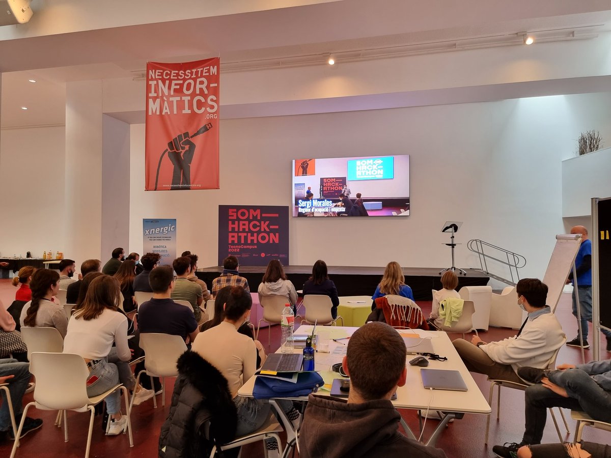 TecnoCampus's tweet photo. Després d'un resum audiovisual d'aquesta experiència i un petit speech d'@Accenture donem pas a l'entrega de #premis 🏆 de la #SomHackathon22 @SomMobilitat @Eurecat_news @AccentureSpain 🤩 https://t.co/hwVjjfuaPo