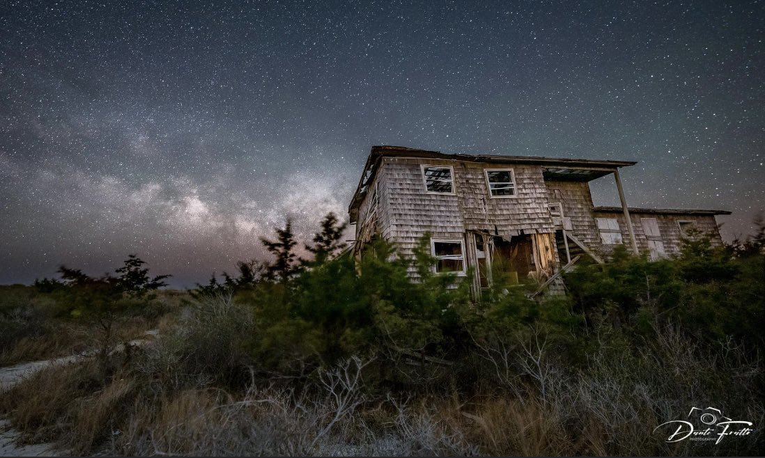DanteFratto's tweet photo. It was a long night under the stars. 6 hours driving, 24 miles diving on the beach &amp; a lot of head bobbing on the drive home. But it was well worth the adventure! No matter how many times I watch the Milky Way rise, it always amazes me.
#milkyway #Astrophotography https://t.co/JJaGEgBjns