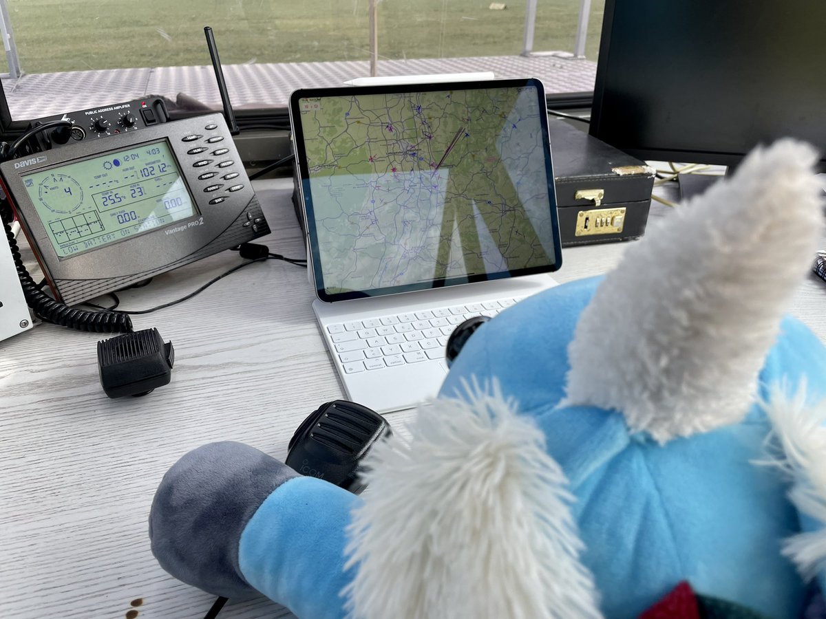 kleinsophie_'s tweet photo. Flugleitungshorn #towercrew https://t.co/Yb0LrkjXlW