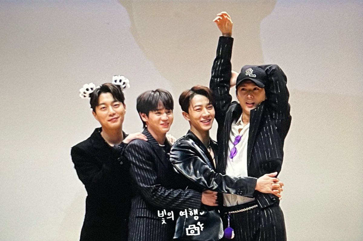 producergikwang's tweet photo. the blowing                          daydream https://t.co/xVo0m01qIy