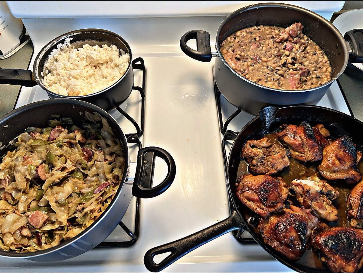 ReezyCap's tweet photo. Was in the mood so i cooked for my family! #ManCanCook #ADawg lol https://t.co/wTyHIJIxjn