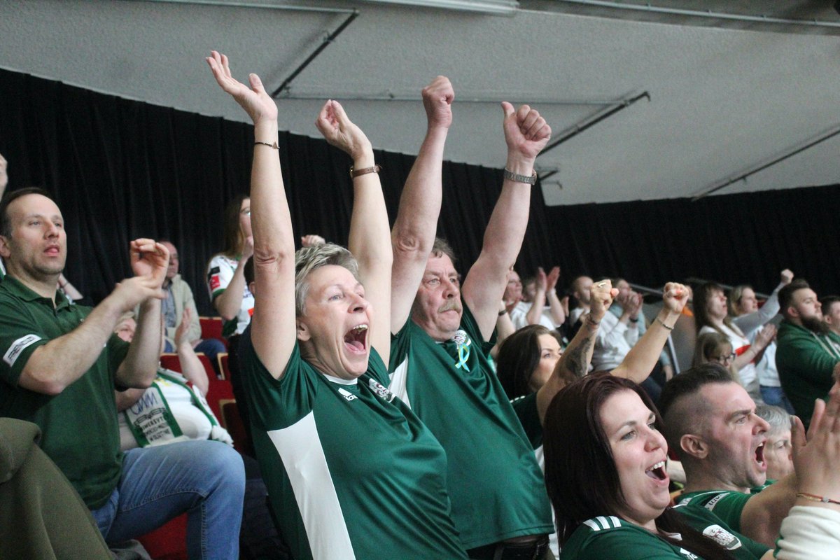 azs_olsztyn's tweet photo. Dziękujemy naszym Kibicom SSPS AZS Olsztyn  za doping - byliście niesamowici 💚 Liczymy na Was także w fazie play-off 💪 https://t.co/IBAFbvojcA