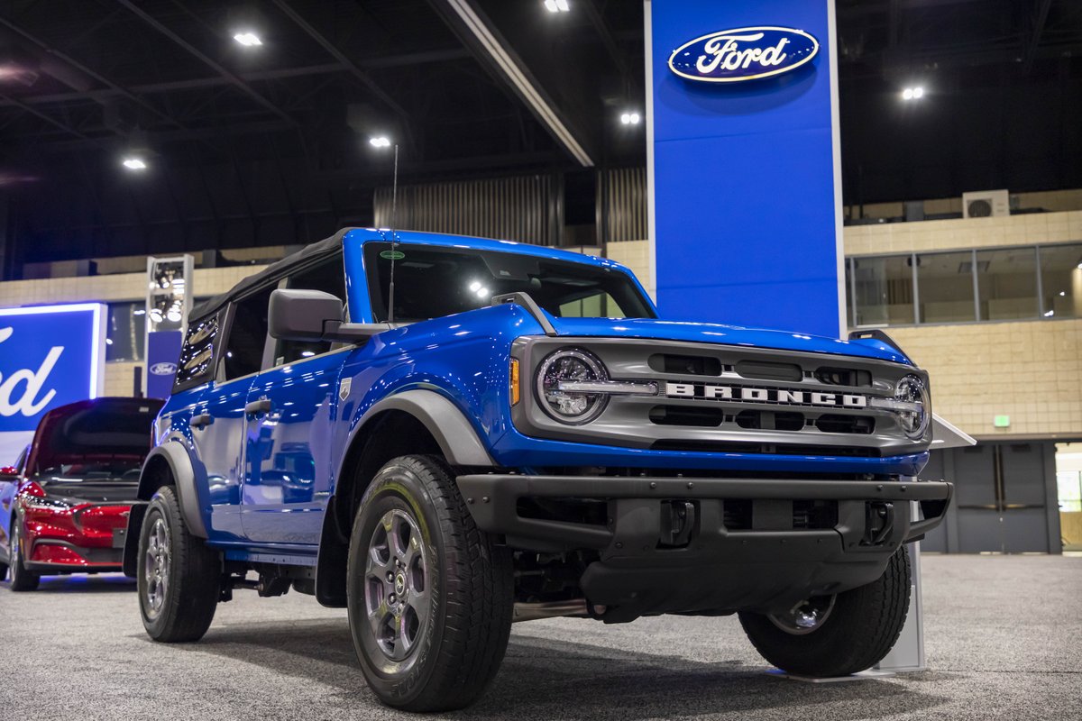 ALAutoShow's tweet photo. Have you been dying to get out on the road in a new @chevrolet? Interactive ride-and-drives are happening all day at the show! It's all free at the @BJCC, so see for yourself how your favorite manufacturers are pushing innovative tech in 2022. #AlabamaAutoShow https://t.co/29Knv7Y1u5