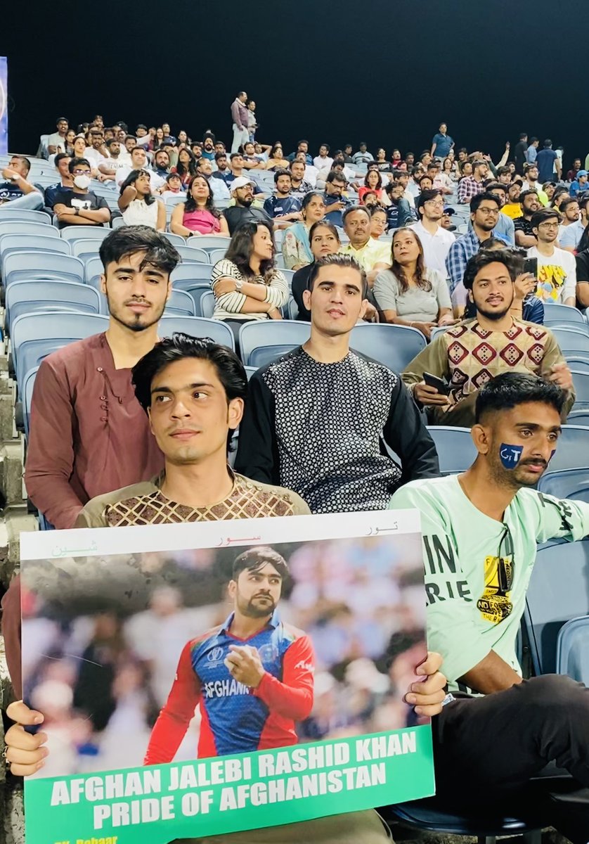 bahaar_208's tweet photo. نن مو د راشد لوبه له نږدې ننداره کړه.
#ipl2022
#GTvDC
@rashidkhan_19 
@IPL 
@gujarat_titans https://t.co/dui805uJAh
