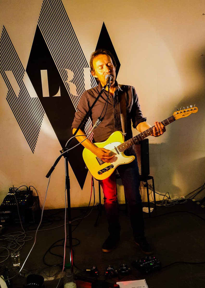 Actuellement au <a href="/WalrusDisquaire/">Walrus</a> , #ColinChloé en showcase, avec <a href="/pop_village/">Le Village Pop</a> et <a href="/Froggydelight/">Froggy's Delight</a> 
On vous attend.