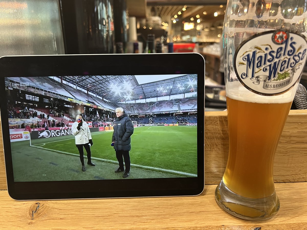 RanasTweets's tweet photo. Verzweiflungsbier in Salzburg. #salSCR #BuliAT https://t.co/ZrCxCpMlwJ