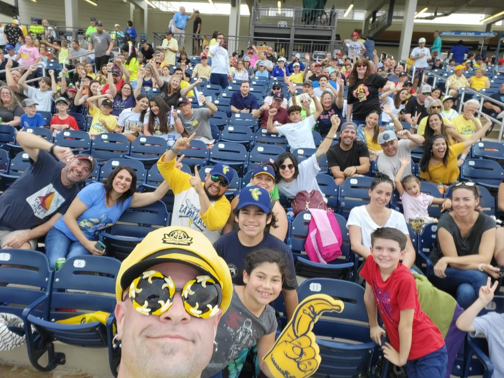 CaptainMattSAV's tweet photo. Say hi, everybody!

#Bananaball #worldtour2022 #captainmatt #partyanimals #savannahbananas #westpalmbeach https://t.co/NeR9Rwy9U9