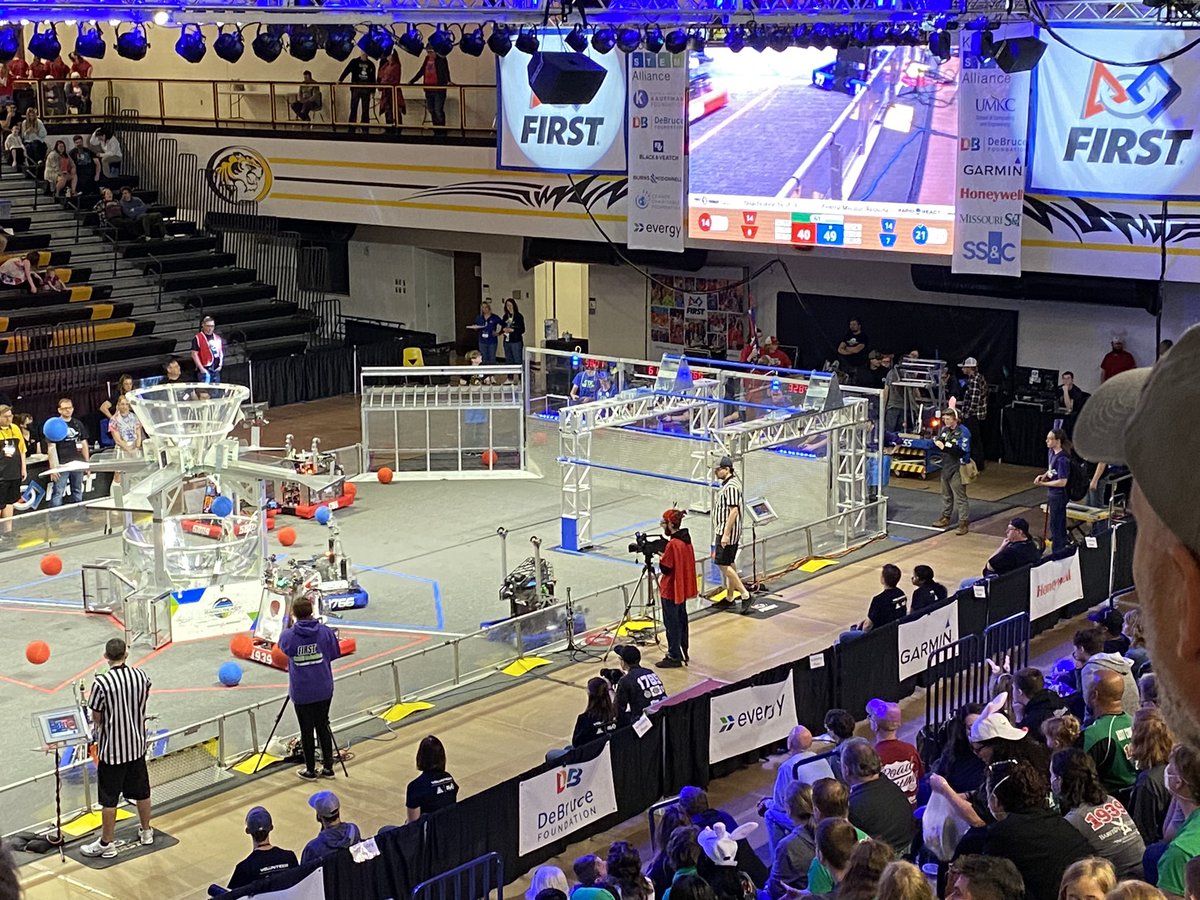 STEMKC's tweet photo. I wish every high school honored and celebrated their STEM students as much as their athletes like Smith-Cotton HS @SEDALIASCHOOLS #morethanrobots!  These Ss will definitely be Going Pro! @FIRSTKCRobotics @FRCTeams @FIRSTweets https://t.co/R5TB6vgMSR