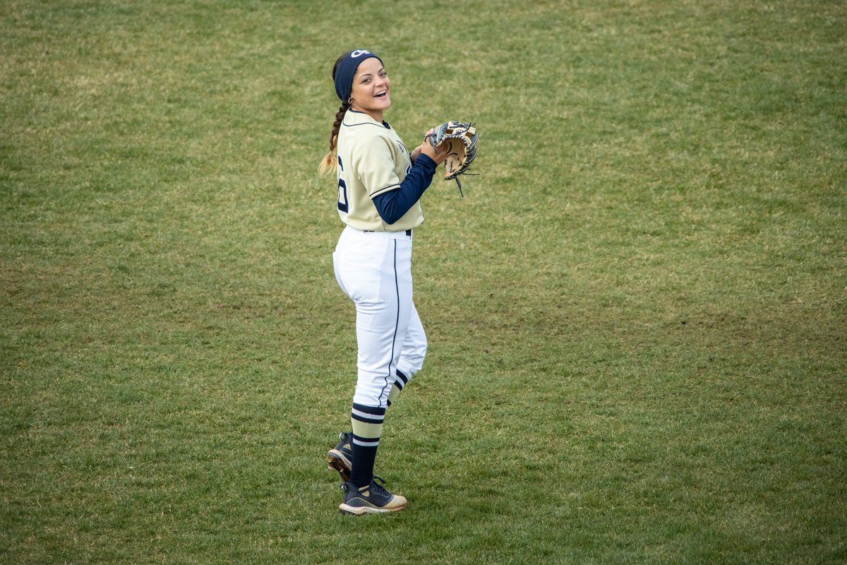 GaTechSoftball's tweet photo. 1⃣1⃣ runs in 2⃣ innings got us like 😁

#BeGold /// #404Institute https://t.co/aa5fbWSIfw