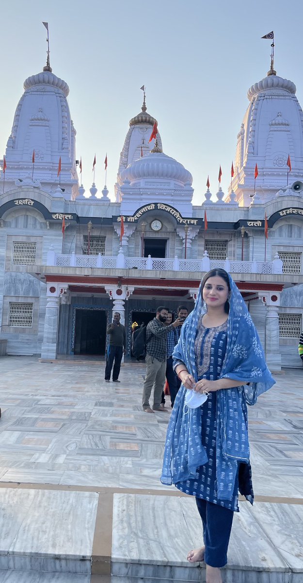 poojadubey888's tweet photo. जय गुरु गोरखनाथ 🙏 https://t.co/PHOvUnEJ1X