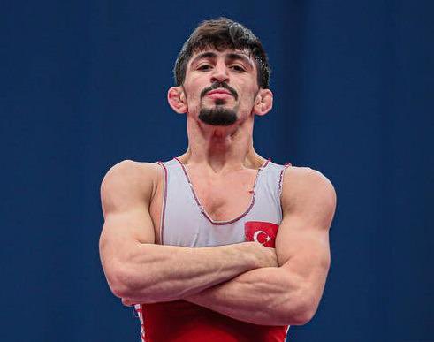 kasapoglu's tweet photo. 🥇Altın madalyanın sahibi Kerem Kamal! 🇹🇷

Macaristan’da devam eden Avrupa Güreş Şampiyonası’nda grekoromen stil 60 kilogramda şampiyon olarak bizlere bu gururu yaşatan millî sporcumuz Kerem Kamal'ı kutluyorum. 👏 https://t.co/EHajjbP3c4