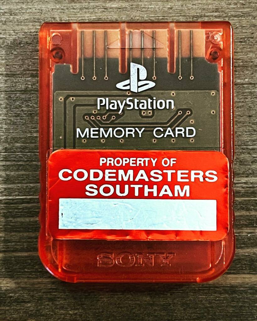 nerd_master's tweet image. Una delle chicche in collezione.
Non ho mai verificato il contenuto, lo faremo insieme in live una sera, che dite?
#playstation #sony #memorycard #psx #codemaster #save #videogame #videogames #game #old #twitch #twitchitalia #twitchstreamer #feels #memory #ricordi #art