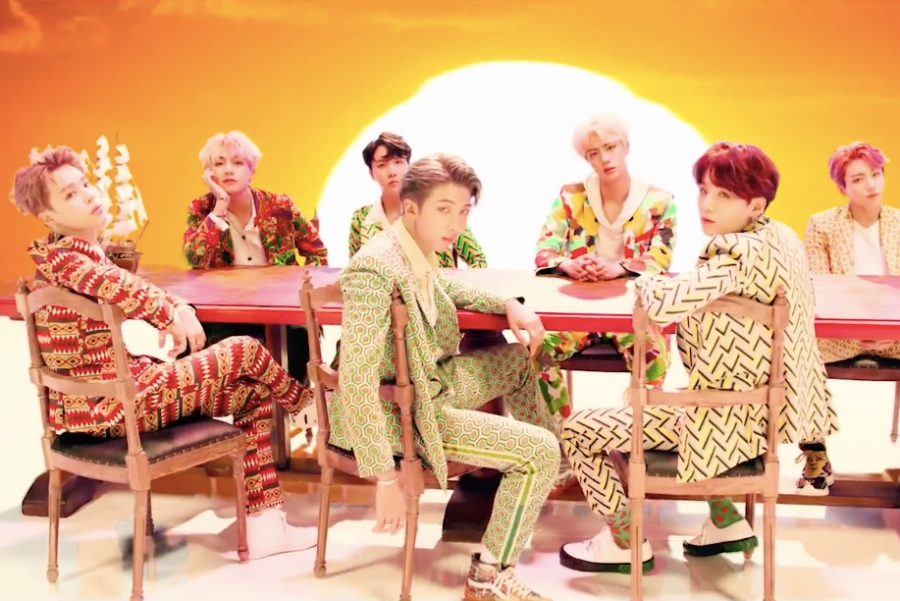 soompi's tweet photo. #BTS's "IDOL" Becomes Their 5th MV To Hit 1.1 Billion Views #YouGotThisBTS 
https://t.co/r92EwIR0Iq https://t.co/1oOwyuJGfi