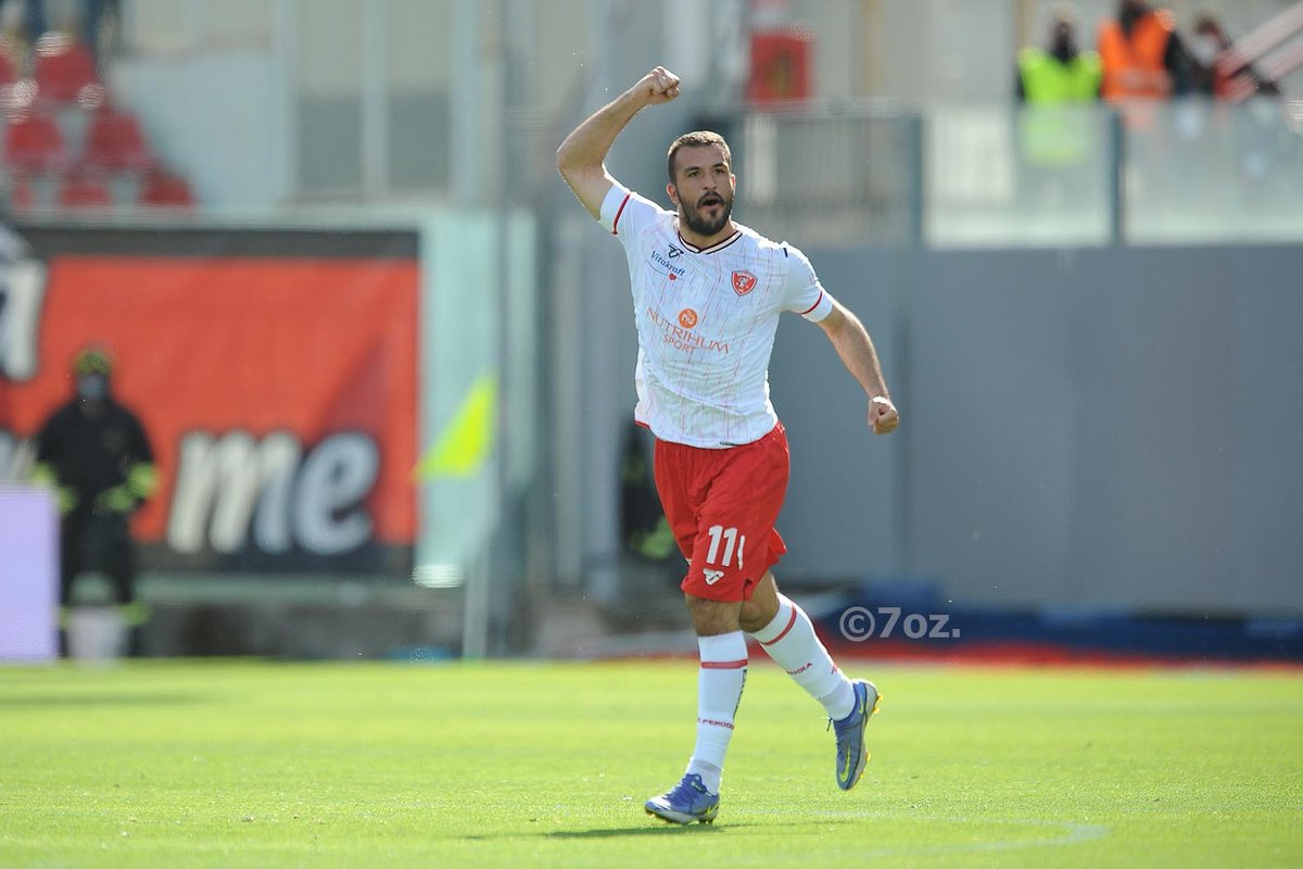 ACPerugiaCalcio's tweet photo. 🎙️| SALA STAMPA
#CrotonePerugia, post gara con Marco #Olivieri
👉 https://t.co/K5SO80btrO
#forzagrifo @Lega_B #SerieBKT #CROPER https://t.co/6XkuEJ6n3f