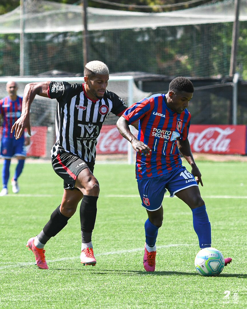 #ClásicoDelMuro

Final del partido...¡GANAMOOOOOS!

Miramar Misiones 1
Central Español 0

⚽ Lucas Tamareo