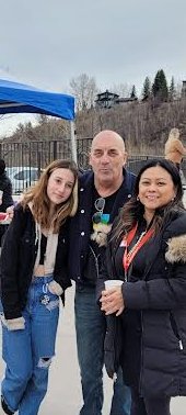 PaulGodardYYC's tweet photo. April 2nd 2022 was Calgary's 9th year of celebrating world autism awareness day.

My daughter Marisa and I had an insightful time learning about Autism. 

Education is the first step to understanding and acceptance. https://t.co/JhFirt2joX