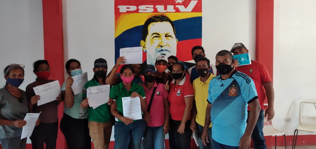 psuvislacoche's tweet photo. Nuestros líderes de comunidades junto a los jefes de UBCH recibieron las planillas del casa x casa para iniciar el despliegue en todos los sectores del municipio Villalba. @NicolasMaduro @freddyjserrano  @JoseGVielmaMora  @psuv_ne @partidopsuv @Juniorgpsuv https://t.co/ySflp94yc4