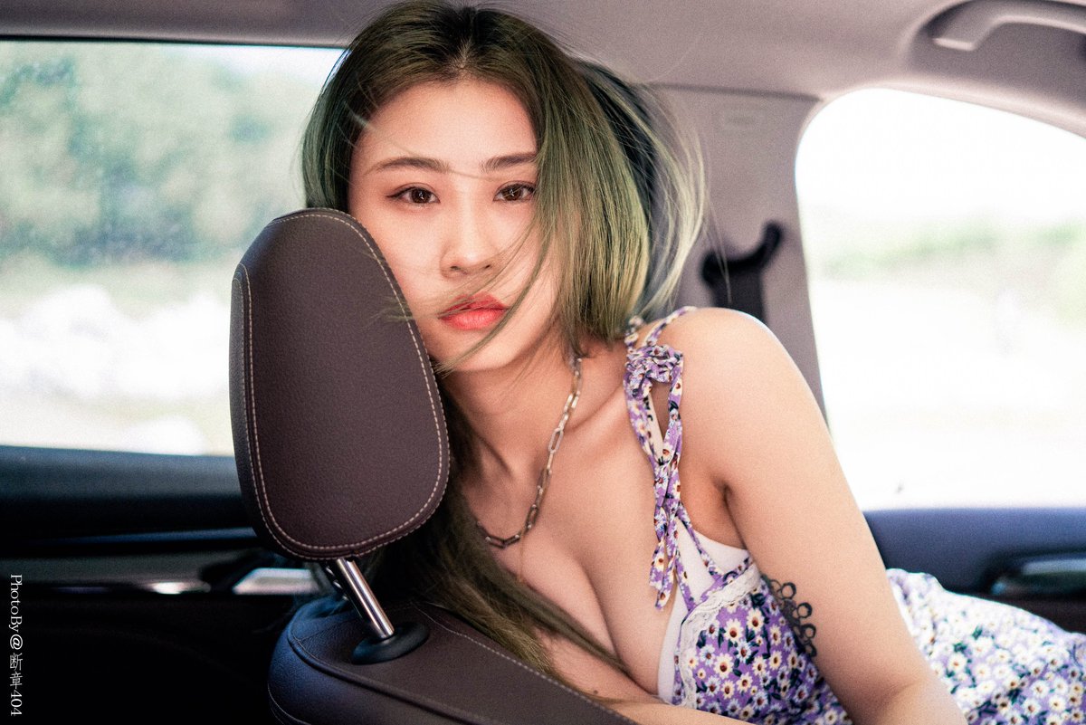 不止是只会拍私房系列
少年时我们追求激情，成熟后却迷恋平庸。
愿我们有勇气在经历了寻找、伤害、背离之后，还能一如既往的……相信爱情。
#杭州 #约拍 #写真 #日系 #杭州约拍 https://t.co/he3wlwFCw1 https://t.co/0hFubGwiey