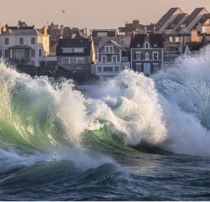 Superbe vue de Saint-Malo en Ille-et-Vilaine merci @Earl_Aschenborn #Bretagne #MagnifiqueBretagne #BaladeSympa #MagnifiqueFrance