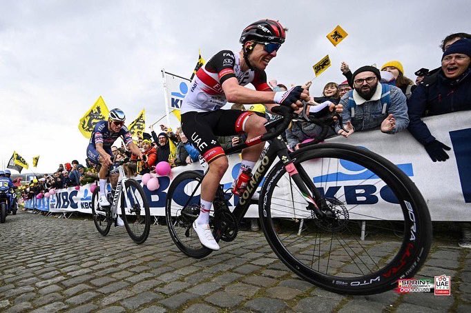 TamauPogi's tweet photo. Speechless about the atmosphere here at @RondeVlaanderen. 
I had goosebumps for most of the race..

Thanks to all the @TeamEmiratesUAE guys once again, each rider gave more than 100%.

Honoured to battle it out with @mathieuvdpoel , congrats 🤴👏 https://t.co/wrOiQEdcH7