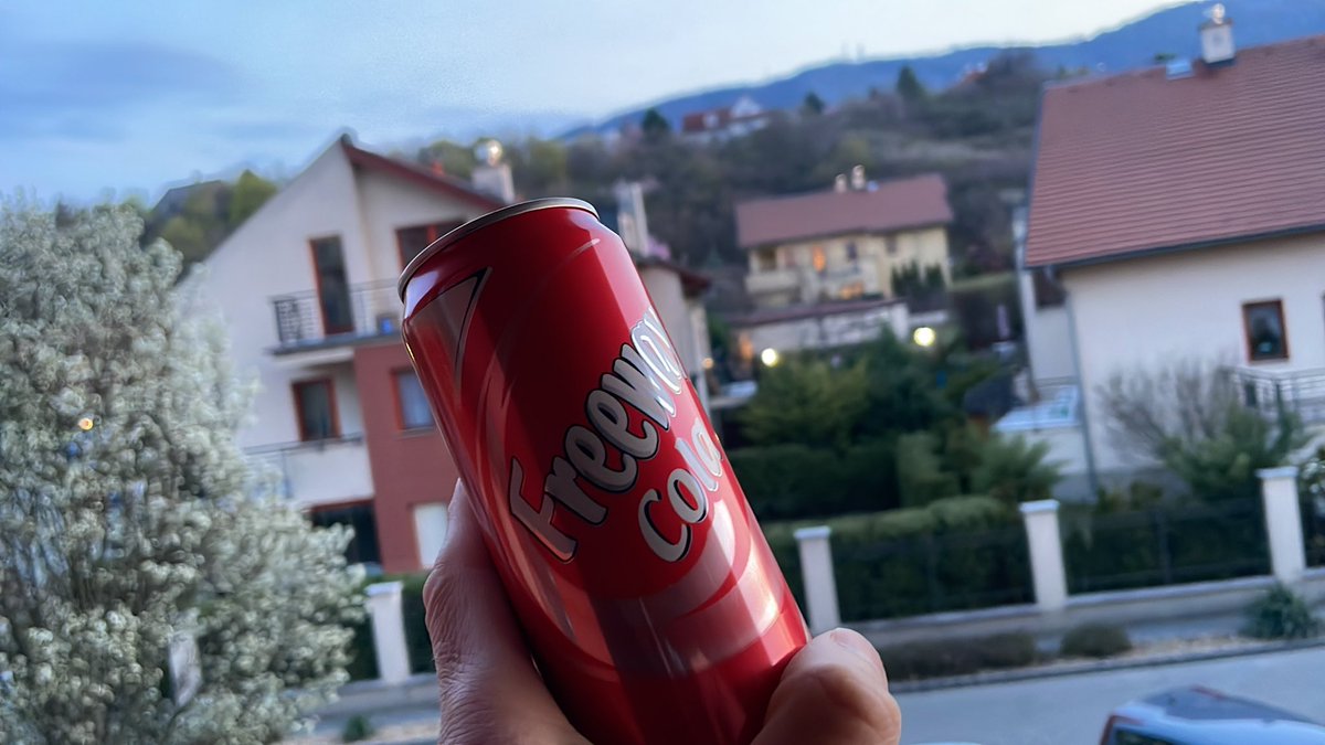atillapapp's tweet photo. fck #cocacola drink #freewaycola https://t.co/gSOeFqArVc
