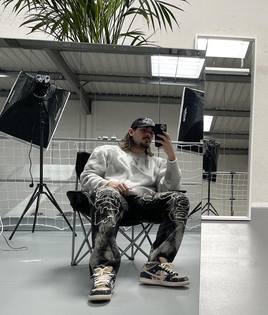weyymi's tweet photo. 🔜⏳ https://t.co/a9Gb3mERez