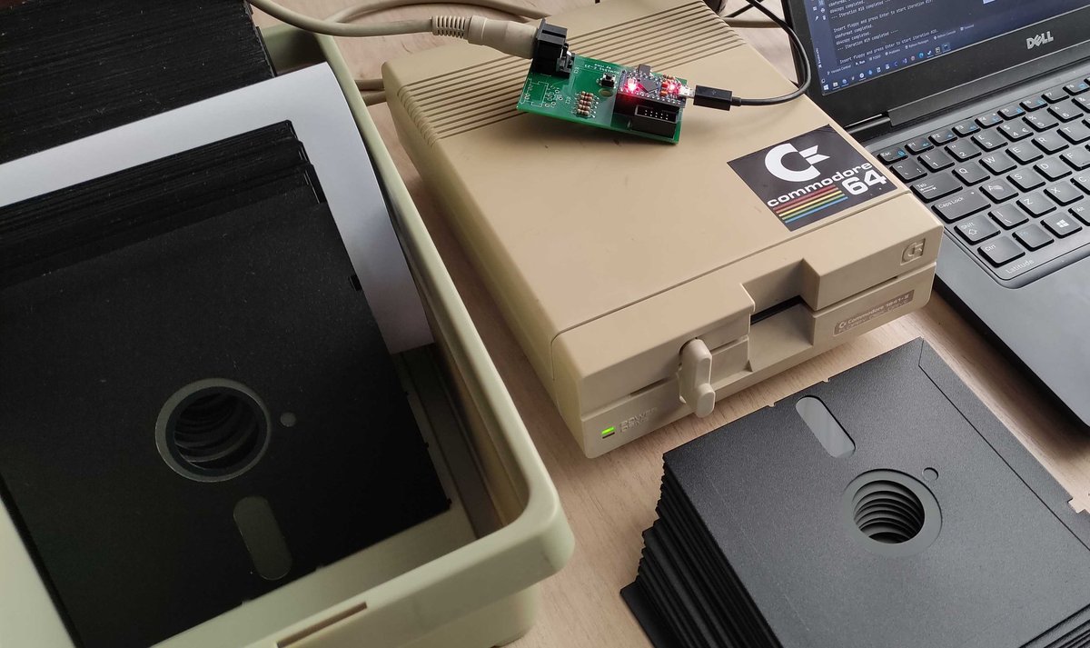 KAplusmagazine's tweet image. A coverdisk Good Old 8 Bit Games in the production 💾💪
ka-plus.pl/en/

#diskette #coverdisk #diskdrive #floppydiskdrive #retrogames #commodore64 #c64 #retrogaming #retrogamers