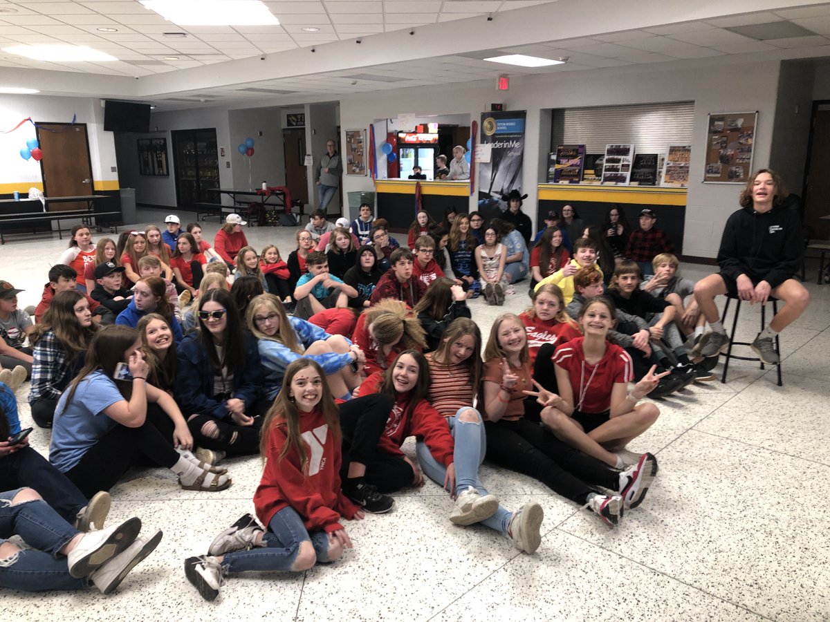 TiptonTigersMS's tweet photo. 7th-8th Red/Blue Dance was a success. Lots of fun and shoutout to 7th graders as 75% of all 7th graders attended!! https://t.co/zwwFhnsaYD