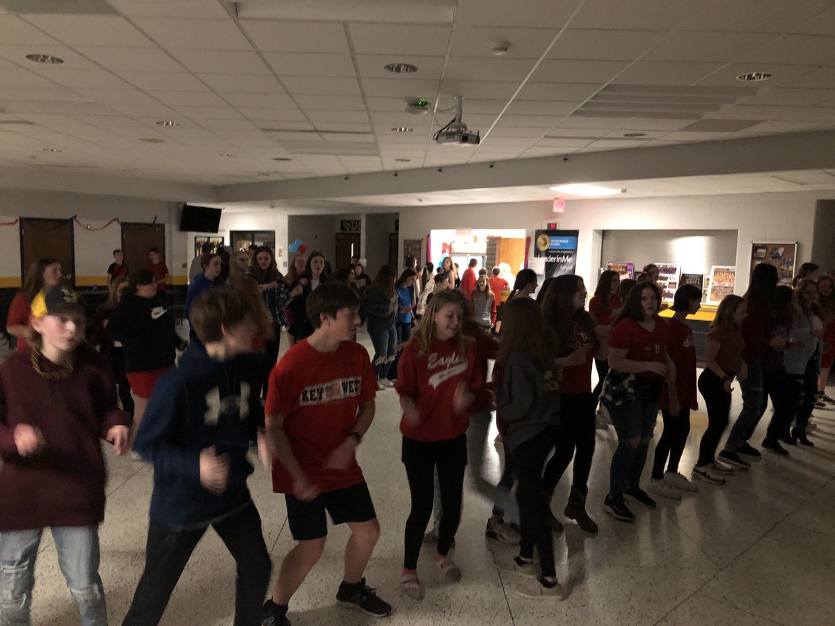 TiptonTigersMS's tweet photo. 7th-8th Red/Blue Dance was a success. Lots of fun and shoutout to 7th graders as 75% of all 7th graders attended!! https://t.co/zwwFhnsaYD
