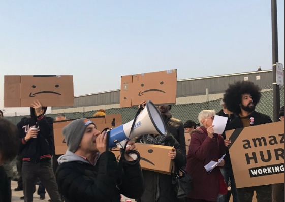 elbaluarte__'s tweet image. INTERNACIONAL
El pasado 1 de Abril de 2022, en Nueva York, ha tenido un hecho que ha marcado un hito en la historia de la lucha de los trabajadores estadounidenses.

Articulo completo ⬇️⬇️

elbaluartenoticias.es/internacional/…

#ElBaluarte #Amazon  #AmazonUnion