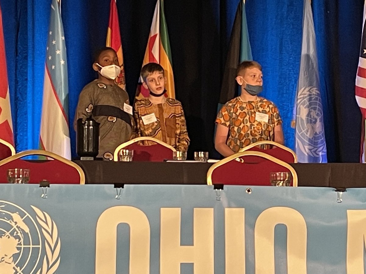 OhioModelUN's tweet photo. Leadership In Action @OhioModelUN #LeadershipMatters #leadership https://t.co/VSCriaDrjX