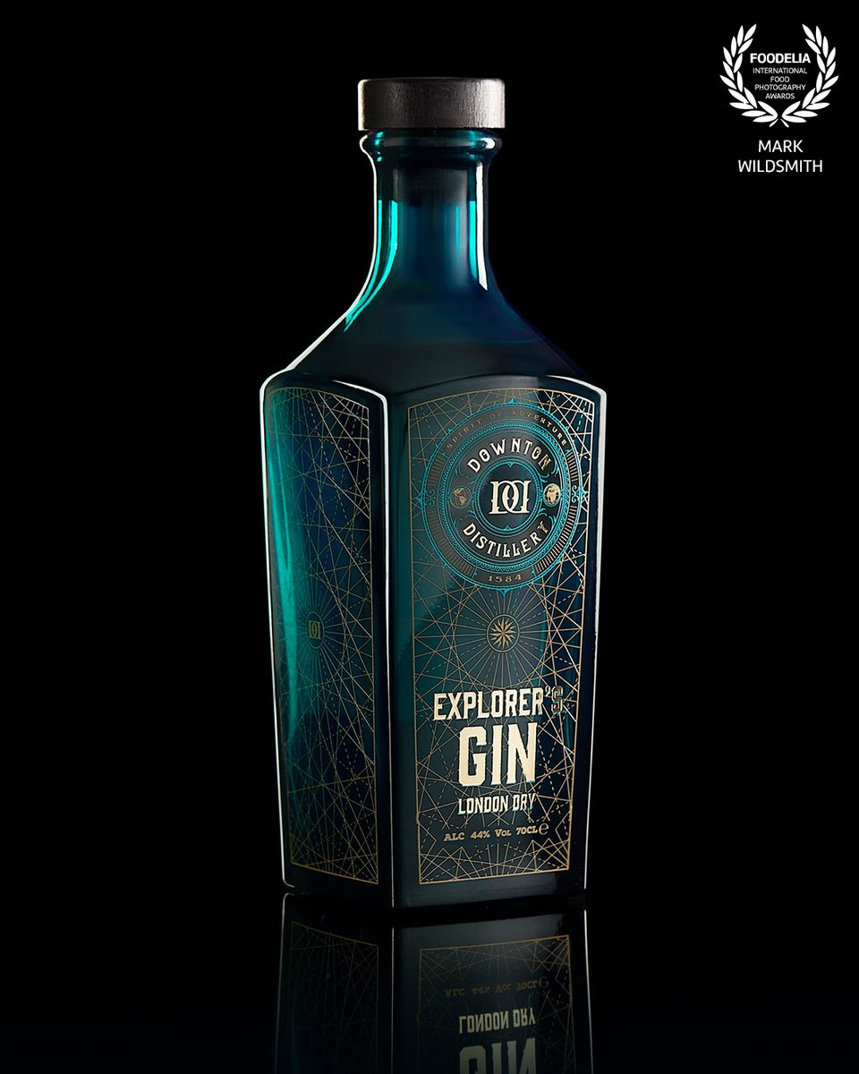 DowntonDistill1's tweet photo. We are delighted to hear that Mark Wildsmith has been awarded the prestigous Foodelia International Food Photography award, showing our bottle from its best angle. Simplicity at its best. Congratulations!! #winner #wildsmithphotography #explorersgin #downtondistillery https://t.co/pxZszObea9