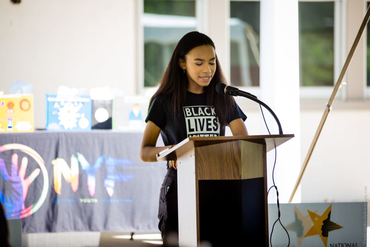Pollinationproj's tweet photo. Isabella Hanson, our #changemakeroftheweek. To all the changemakers, let this young woman inspire you to keep building your dream, despite any obstacles you may face, as you serve communities near and far.
#BlackLivesMatter #PoetryMonth
Read the article
https://t.co/HR8LoQ5bLQ https://t.co/qIX4jWECG5