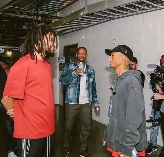 GreenB_official's tweet photo. J.cole × Will Smith × Jaden Smith https://t.co/D4G2KbOkyL