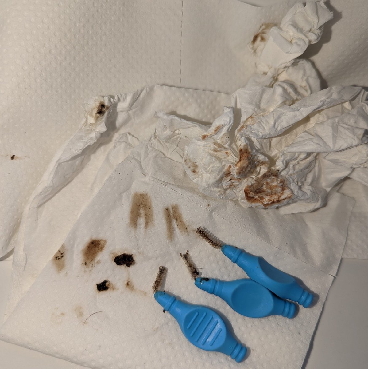 StrikeNotHit's tweet image. #twittervapecommunity #vapers #PSA - how often do you clean your vaping device?!!? 😱🫣 #Shocked what came out of mine! #interdentalbushes to the rescue 😂