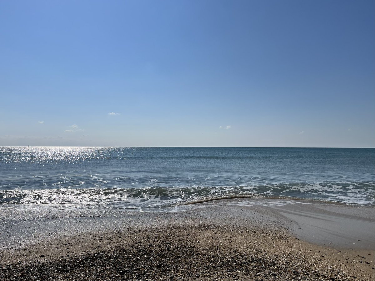 Mari_Mok's tweet photo. La Méditerranée du printemps c’est la meilleure Méditerranée https://t.co/BRYuX3hZYx