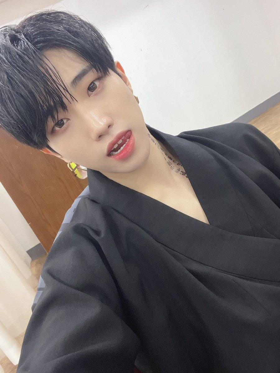 TheKingDom_GF's tweet photo. [DANN👑]

다같이 킹덤이들한테 입덕 합시단단🥰

#KINGDOM #킹덤 #DANN #단 https://t.co/2NLColenxO