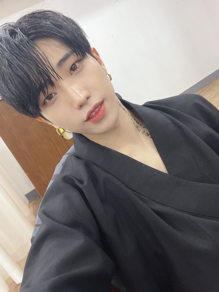 TheKingDom_GF's tweet photo. [DANN👑]

다같이 킹덤이들한테 입덕 합시단단🥰

#KINGDOM #킹덤 #DANN #단 https://t.co/2NLColenxO
