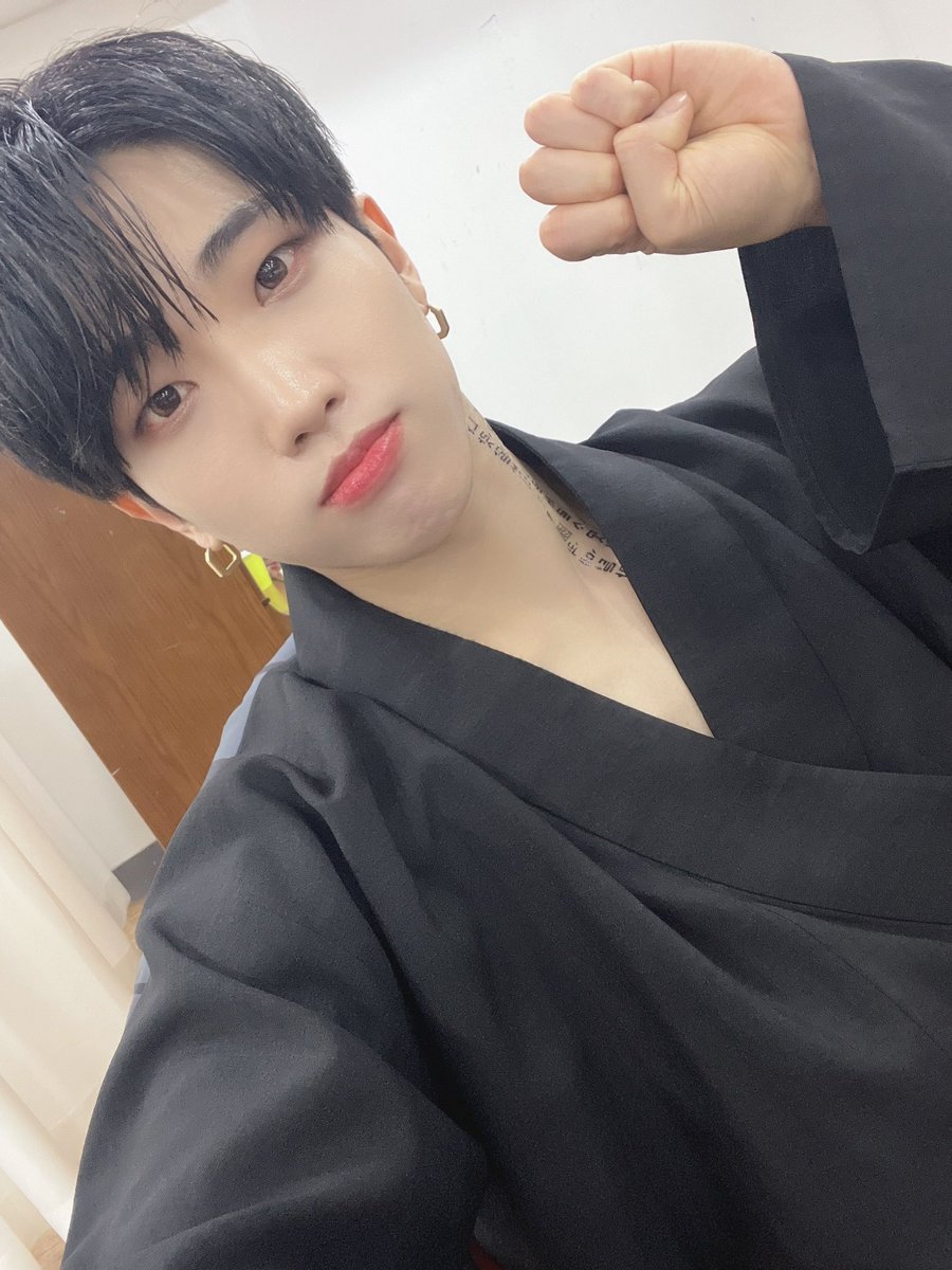 TheKingDom_GF's tweet photo. [DANN👑]

다같이 킹덤이들한테 입덕 합시단단🥰

#KINGDOM #킹덤 #DANN #단 https://t.co/2NLColenxO