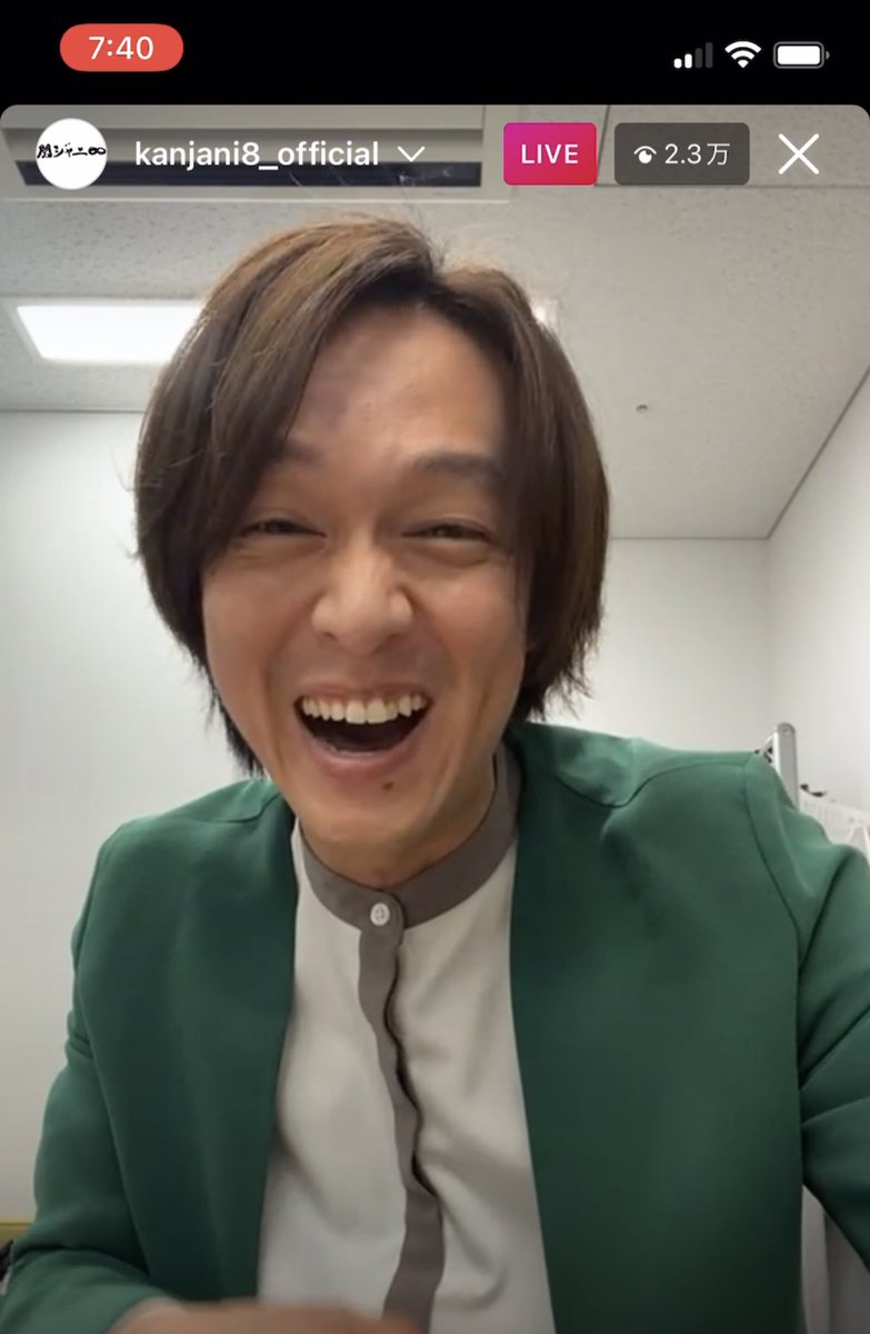 maR____oO's tweet photo. 昨日の朝の丸ちゃんのインスタライブ幸せだったなあ🥲
これはインスタライブ中にスタッフの方と業務的な内容を話しちゃって、私たちに謝ってるかわいい丸山隆平さん https://t.co/9qunYZMxFZ