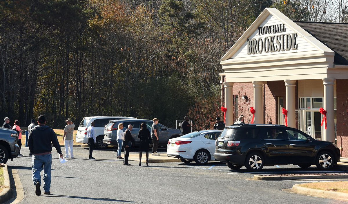aldotcom's tweet photo. The Alabama Senate passed a bill to put a limit on the money cities and towns can retain from traffic ticket fines. The bill comes after reports of abuses by police in Brookside, as reported by https://t.co/Nr8n3P876T.
https://t.co/F3H0aF7MPd https://t.co/sqlAjJGpUy