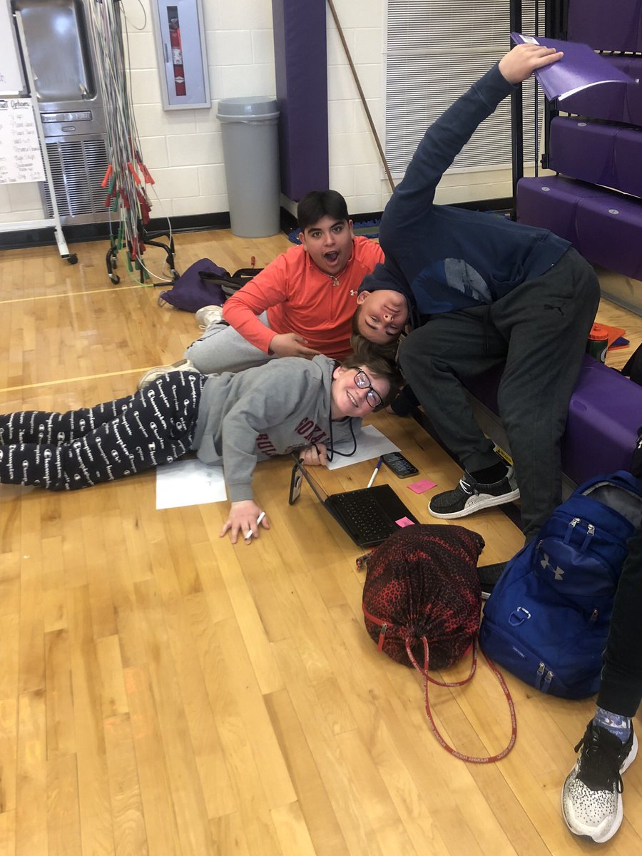BryanFCA1's tweet photo. Our Junior High huddle working on posters of Bible verses! https://t.co/MSxPvmHBVz
